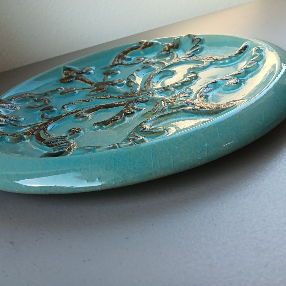 Vintage Ceramic Decorative Wall Plate Fluer LARGE Blue Rustic Heavy Centerpiece - Picture 4 of 6